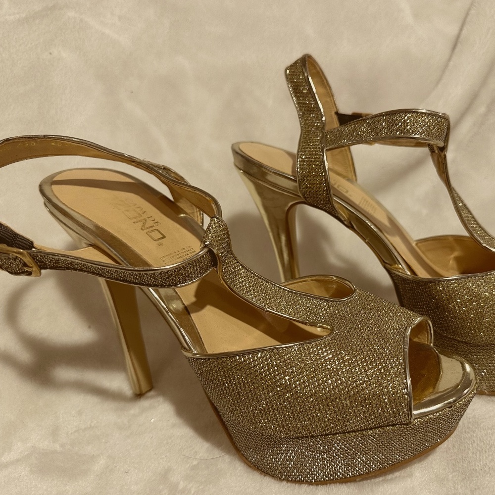 Gold womens pumps size 8.5